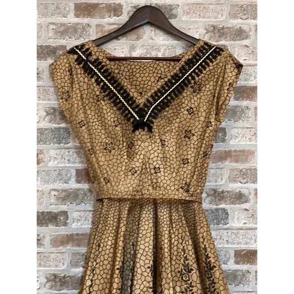 1940/50 Champaign Taffetta Cocktail Dress, Flocked W/ Velvet/Glitter Lace Trim S - Picture 10 of 12